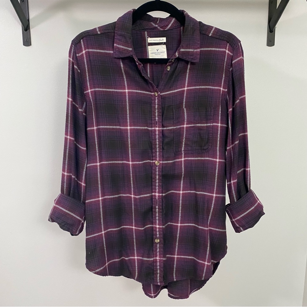 ⭐️ 2/$20 ⭐️ American Eagle Soft Purple Plaid Flannel Button Down